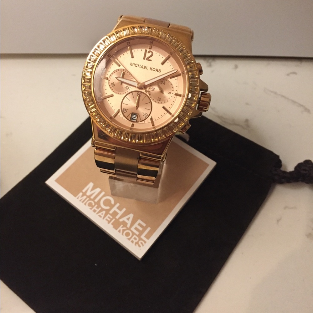 Michael Kors Dylan MK5412 Rose Gold Watch crystals